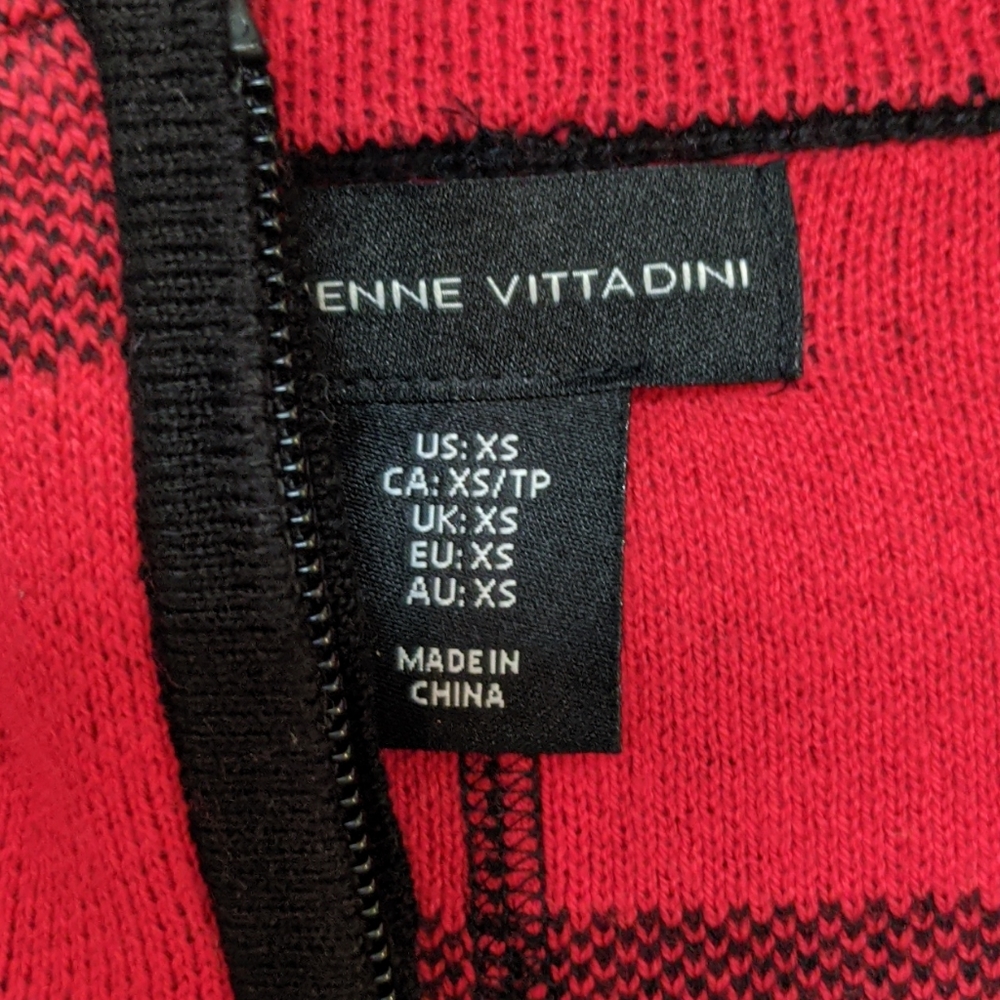 SOLD* Long front zip plaid sweater coat - Picture 4 of 6